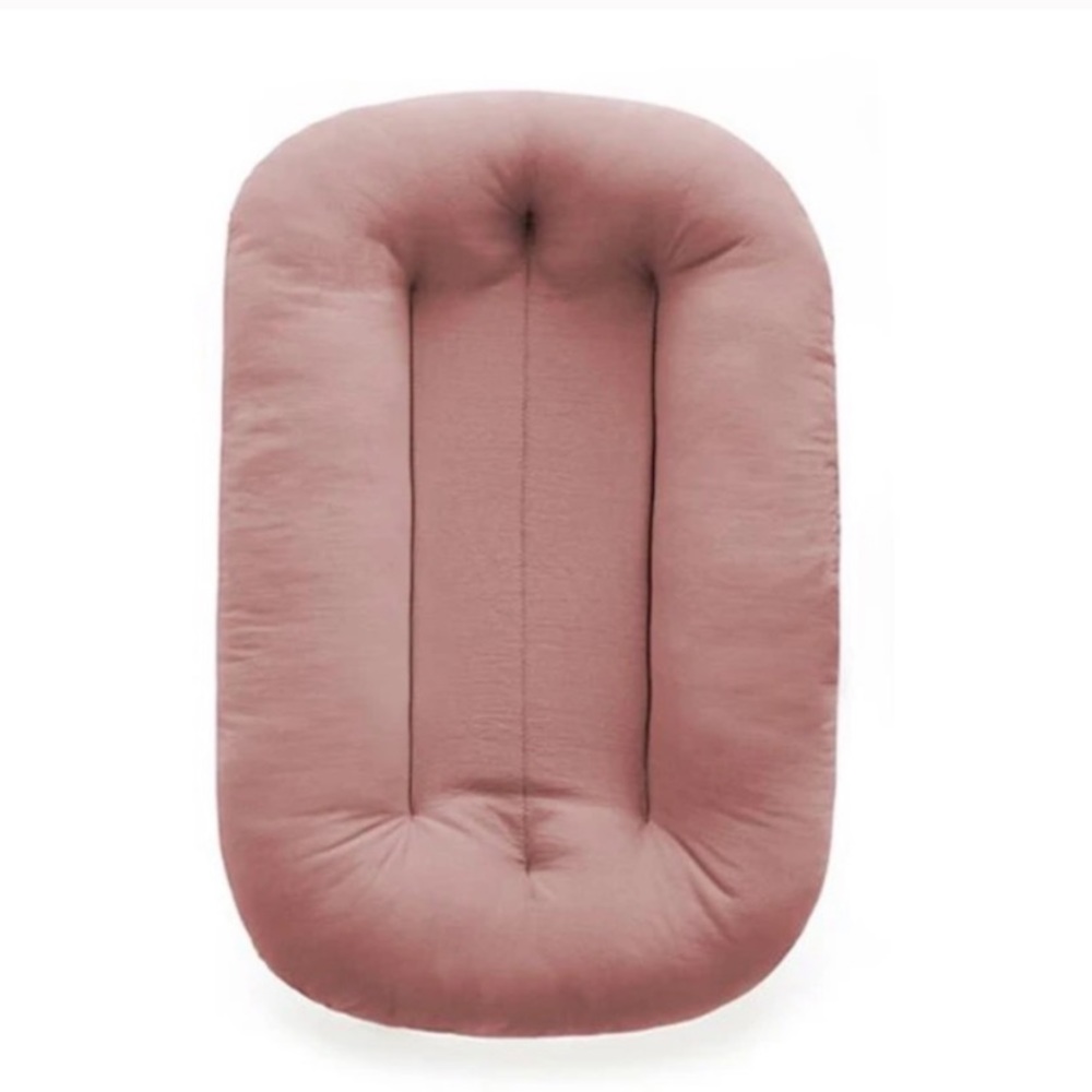 Snuggle me organic GUMDROP color